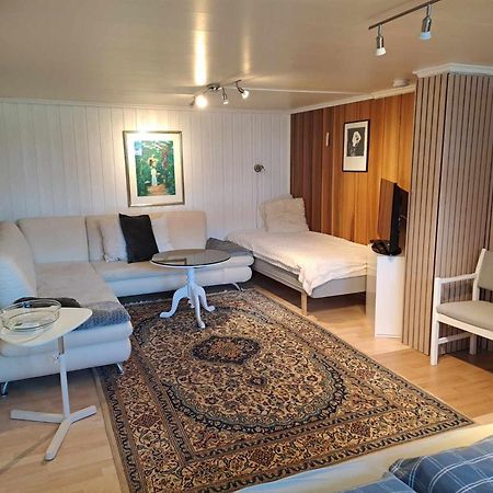 Apartment Tryms Vei 20A - Stor Leilighet คริสเตียนซานด์ ภายนอก รูปภาพ